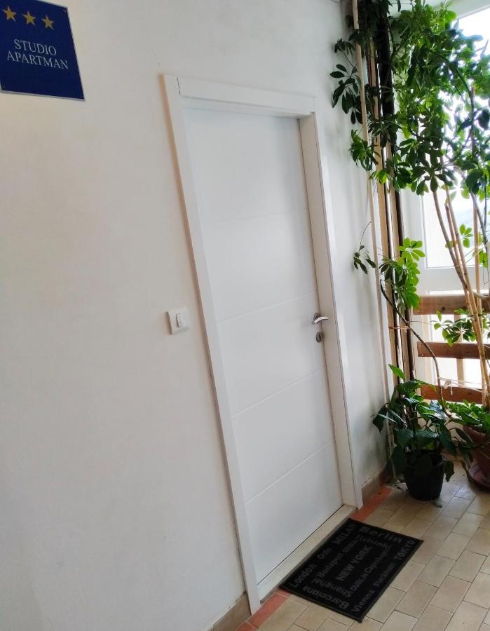 Sky Apartment Pula Exterior photo